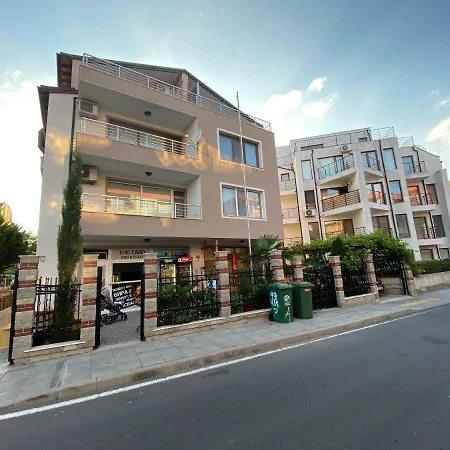 Desi House 302 A Large Cozi Nesebar