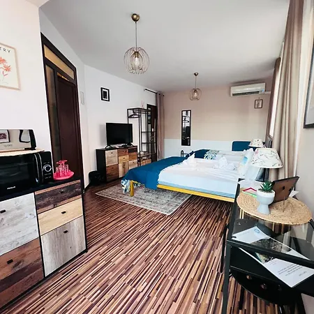 Apartment Desi House 302 A Large Cozi
