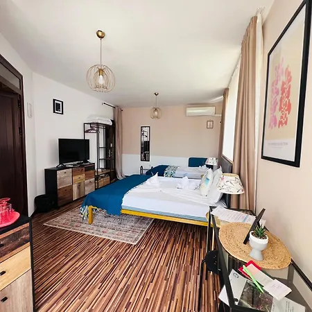 Apartment Desi House 302 A Large Cozi *
